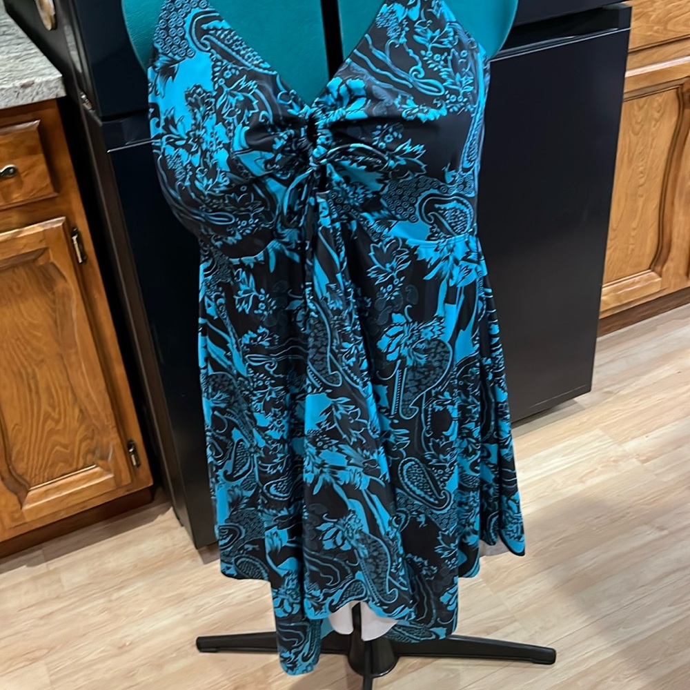 Swim dress, plus size 22, molded cups